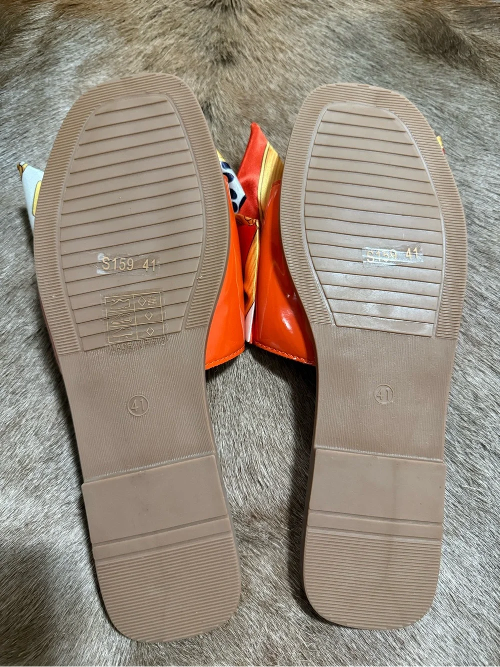 Never worn - Women’s Orange Bow Slide Sandals/Slides with Printed Scarf Accent